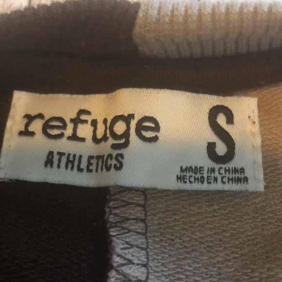 “Refuge” brand, color-block, cropped Colorado Rocky Mtns graphic top -jr sz S - Picture 4 of 8